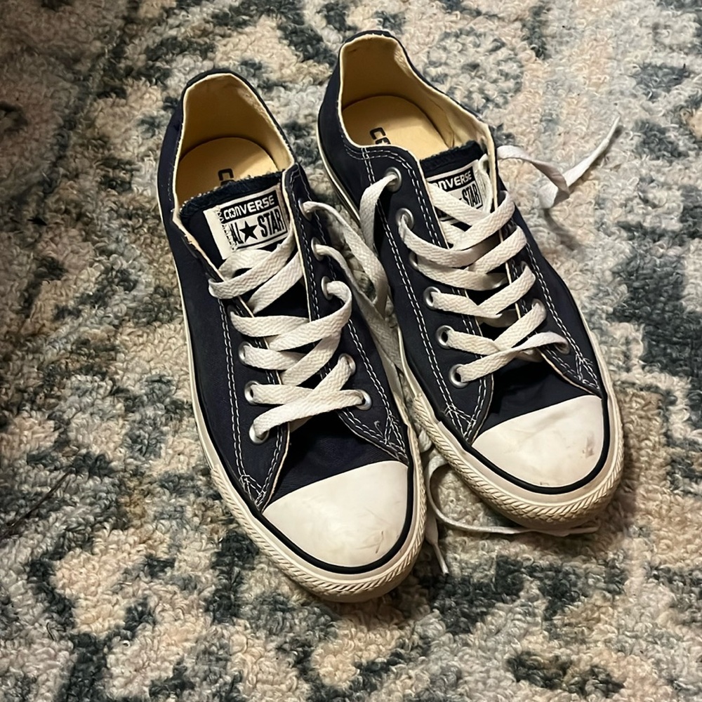 Navy blue converse